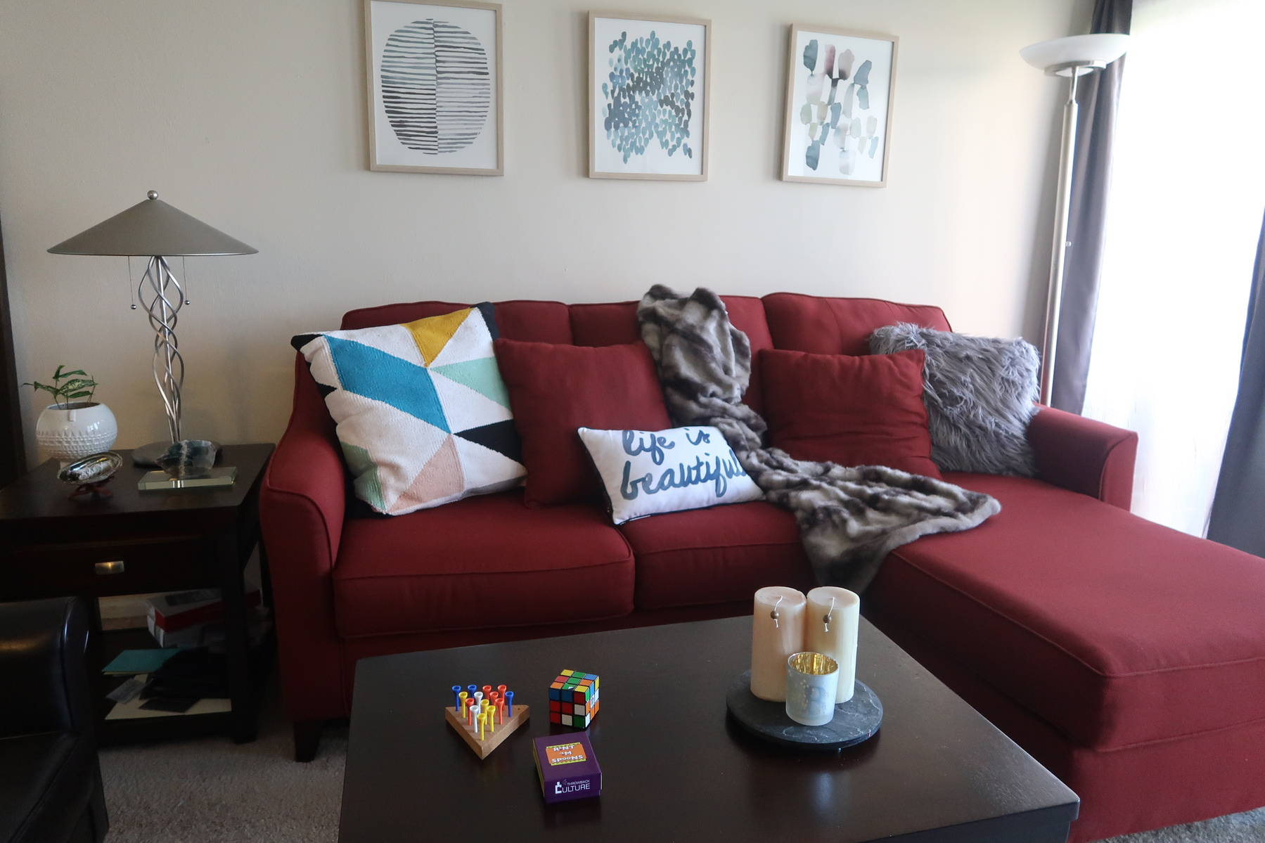 living room red sofa decor