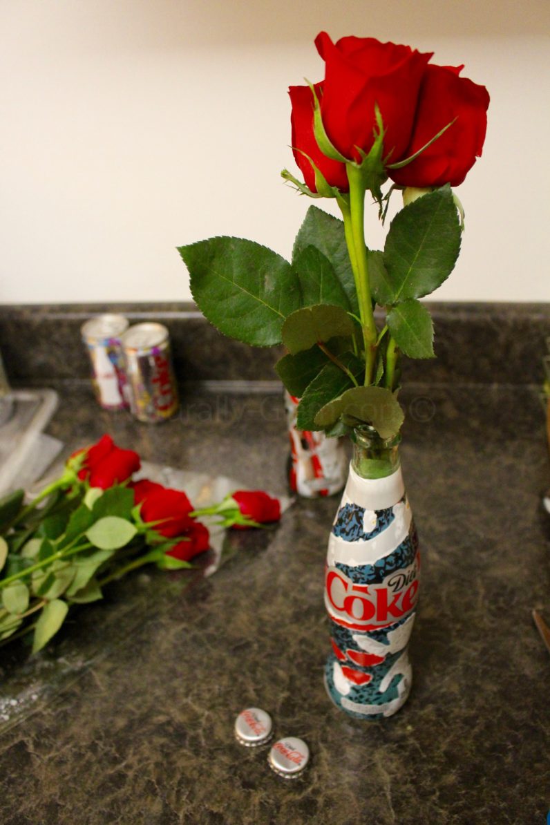 Unique-Glass-Bottle-Flower-Vase-Naturally-lam-Red-Roses-Diet-Coke