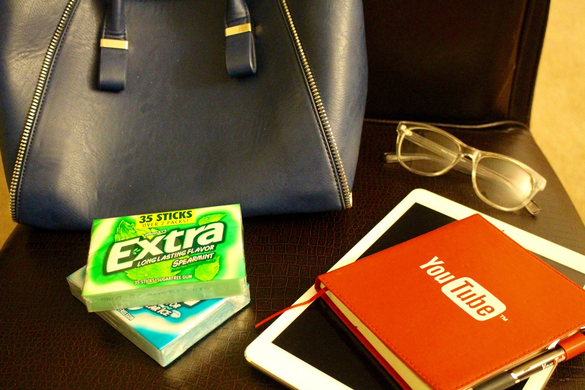 7 Purse Essentials When Attending a Conference